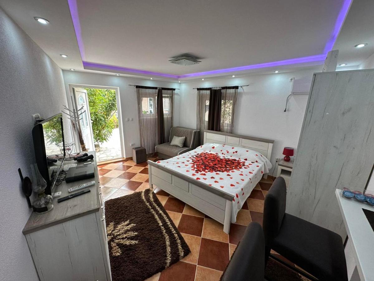 Sunshine Apartment With Private Pool And Parking Kotor Exteriör bild
