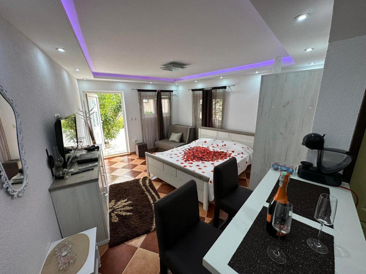 Sunshine Apartment With Private Pool And Parking Kotor Exteriör bild