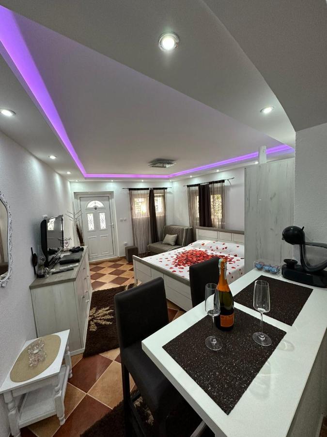 Sunshine Apartment With Private Pool And Parking Kotor Exteriör bild