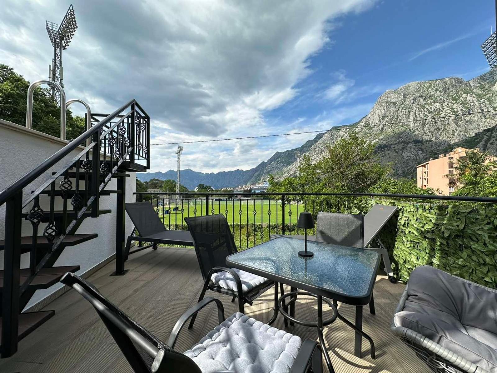 Sunshine Apartment With Private Pool And Parking Kotor Exteriör bild
